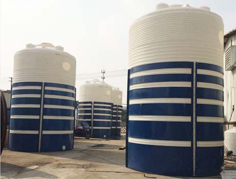 �h����������